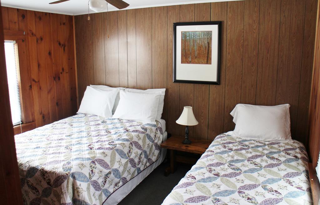 Pine Valley Cabins Thornton Стая снимка