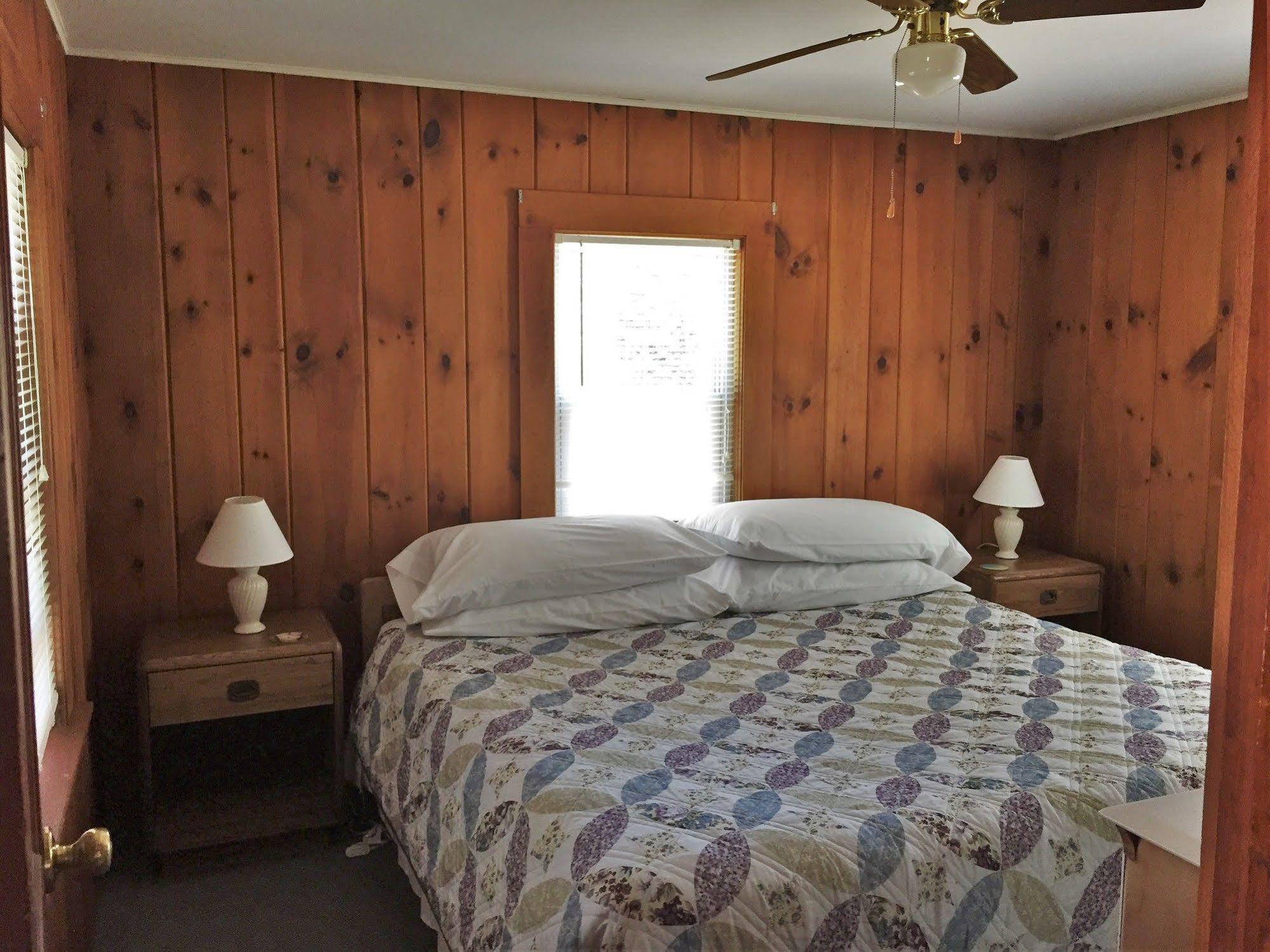 Pine Valley Cabins Thornton Екстериор снимка